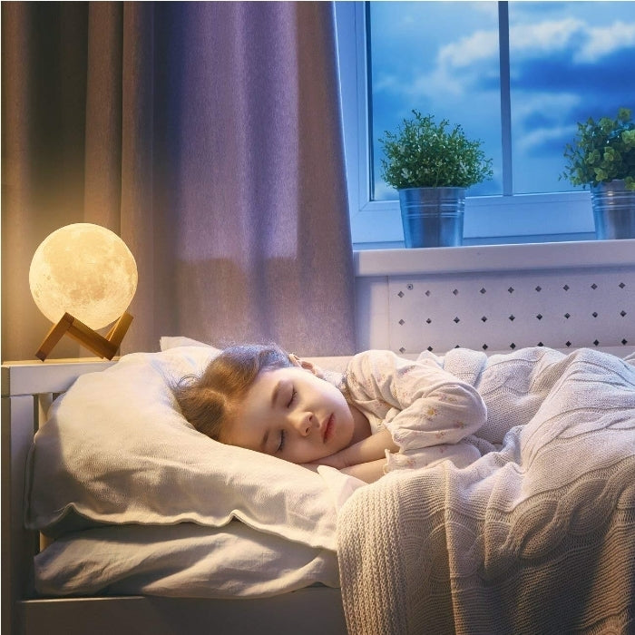 Moon Lamp 3D, Lampa Luna 15 CM LED Portabila, Stand Lemn, Alb Cald si Rece, Intensitate Reglabila, Reincarcabila