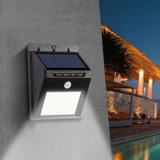 Lampa solara de perete