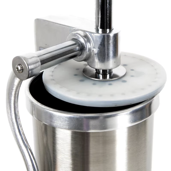 Aparat vertical de umplut carnati, capacitate 6 kg, inox, 5 palnii incluse