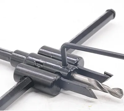 Carota reglabila pentru lemn si panouri din plastic D 30 - 120 mm
