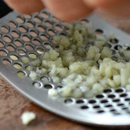 Presa manuala pentru usturoi, curbata, inox